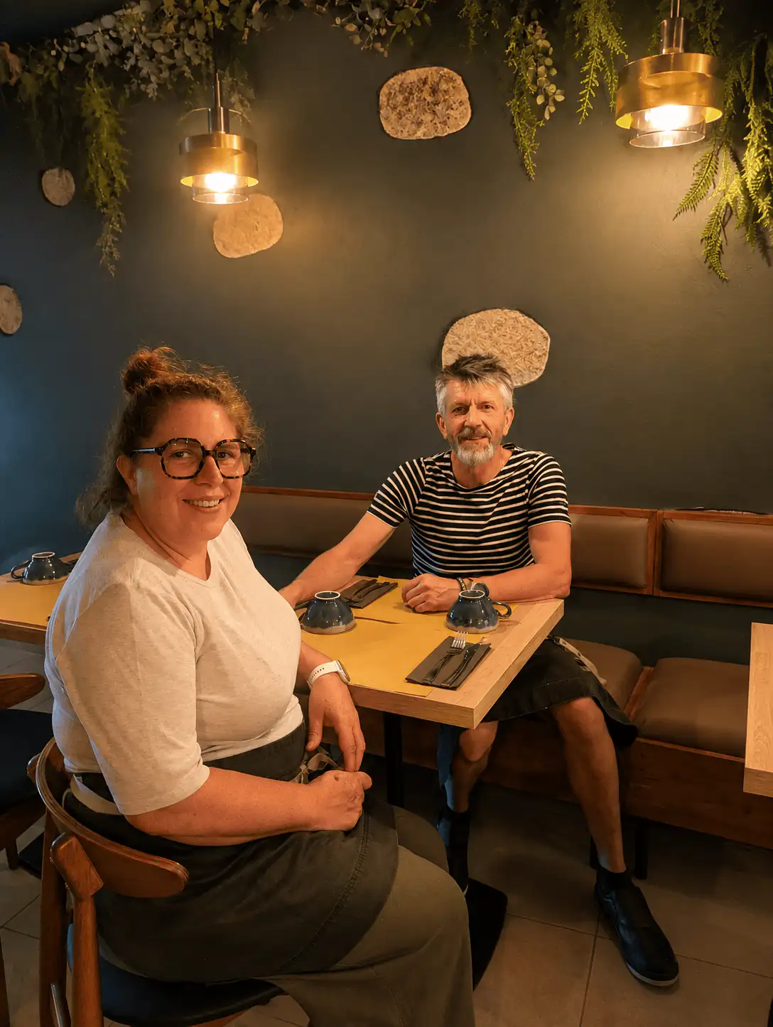 Stéphanie & Laurent, attablés dans la crêperie